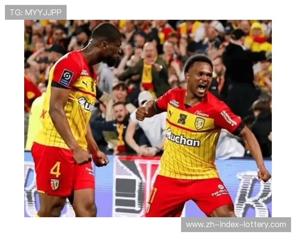 朗斯3-0完胜欧塞尔，主场统治力巩固争冠希望