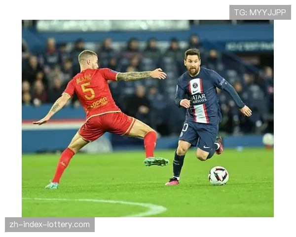 昂热vs巴黎：贡萨洛·拉莫斯染红后失望离场